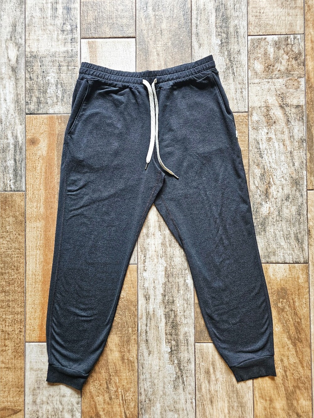 Vuori Performance Joggers •Size Small • Charcoal Black Athleisure Lounge Pants